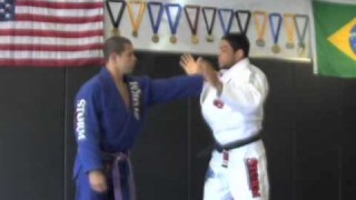 Breaking The Grip pt1 with Andre Galvao