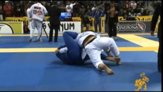 Abraham Marte Taps Leo Nogueira with a Quick Armbar & Goes Crazy (Worlds 2015)