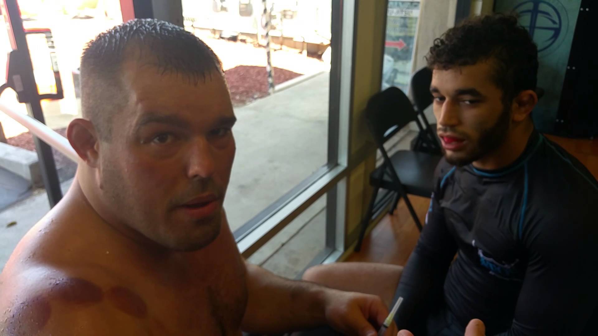 Dean Lister Shows you how to Properly Drain Ear