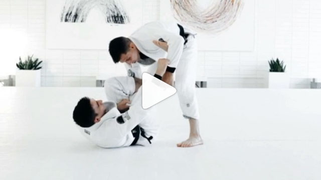 How to Attack the Triangle from the Lasso – Gui Mendes
