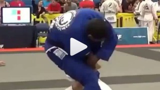 Miyao refuses to tap to a Footlock – Competition footage