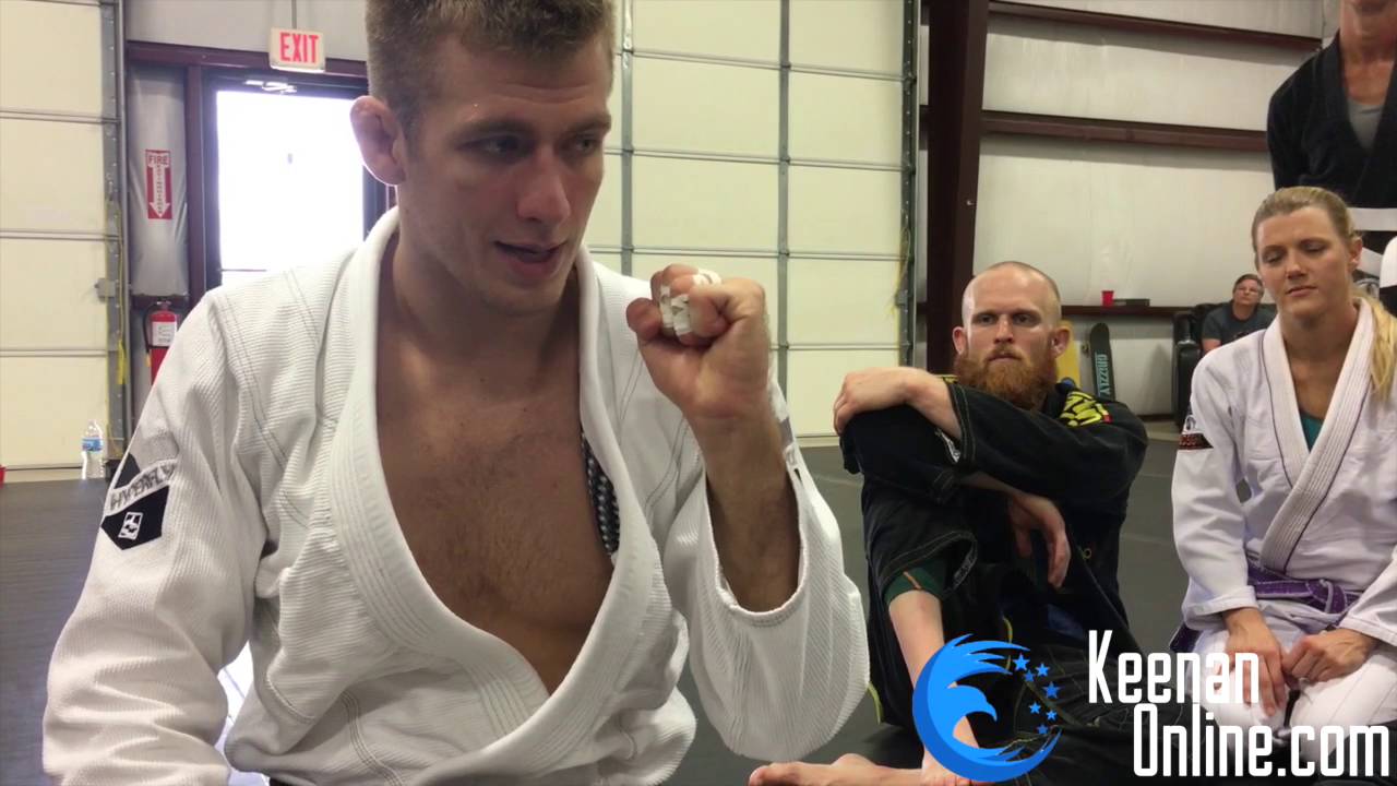 How to tape your fingers for BJJ – Keenan Cornelius