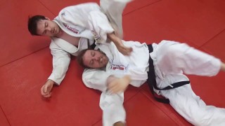 Inverted Triangle Choke from Rolling Lapel Strangle