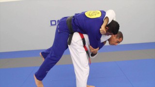 Jiu-Jitsu self-defense technique – Royler Gracie