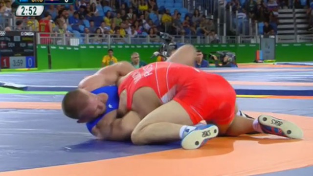 Greco Roman Semifinals Feature Questionable Choke Out