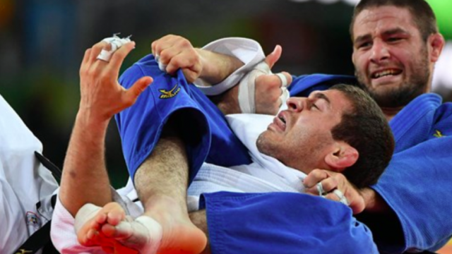 Travis Stevens Bow & arrow Chokes World Judo Champion