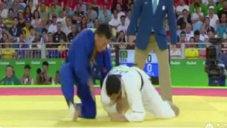 Cool Triangle transition from brazilian judoka Felipe Kitadai