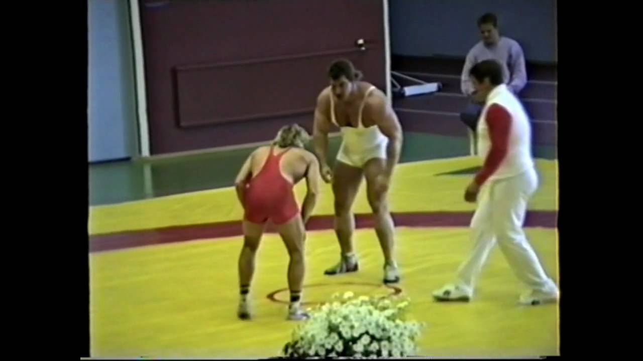 Finnish Olympic Wrestler (74kg) vs. Bodybuilder (140kg)