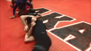 Luke Rockhold’s Guillotine Choke With One Arm