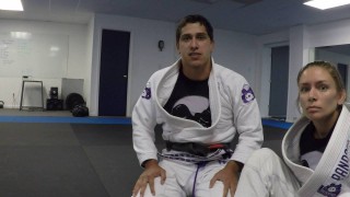 Playing shin-to-shin guard and beating the knee slice – Nelson Puentes