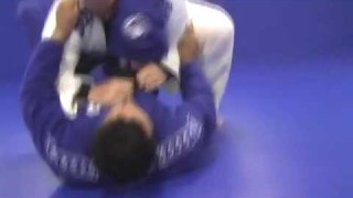 Renzo Gracie Demonstrates How To Triangle Larger Opponents