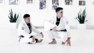 3 Techniques Working the Hips And Knees To Pass The Guard – Mendes Bros