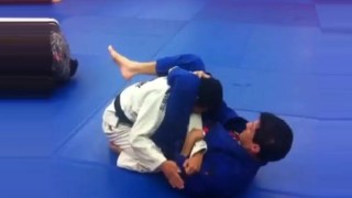 Spin your way to this triangle setup with Master Jean Jacques Machado
