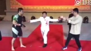 Wing Chun Fighter  Confronts MMA Fighter