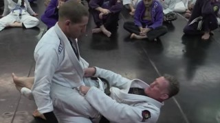 Chris Haeuter and the The Closed Guard: less grips, more hips